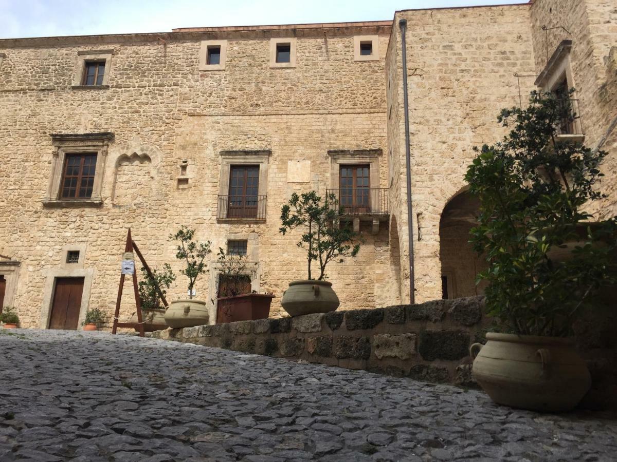 A Casa Di Giuseppe 2 Bed and Breakfast Carini Buitenkant foto